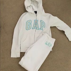 COPY - GAP sweatpants suit